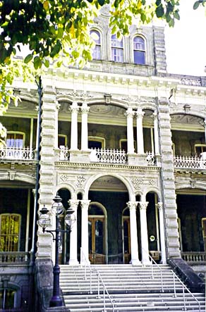 'Iolani Palace steps